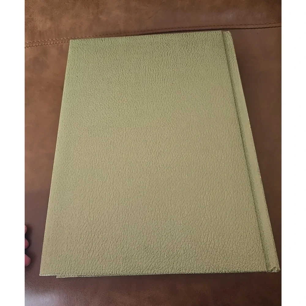 VTG 1972-1973 Edition Holy Bible Pope Paul VI and The Vatican Heirloom Hardcover